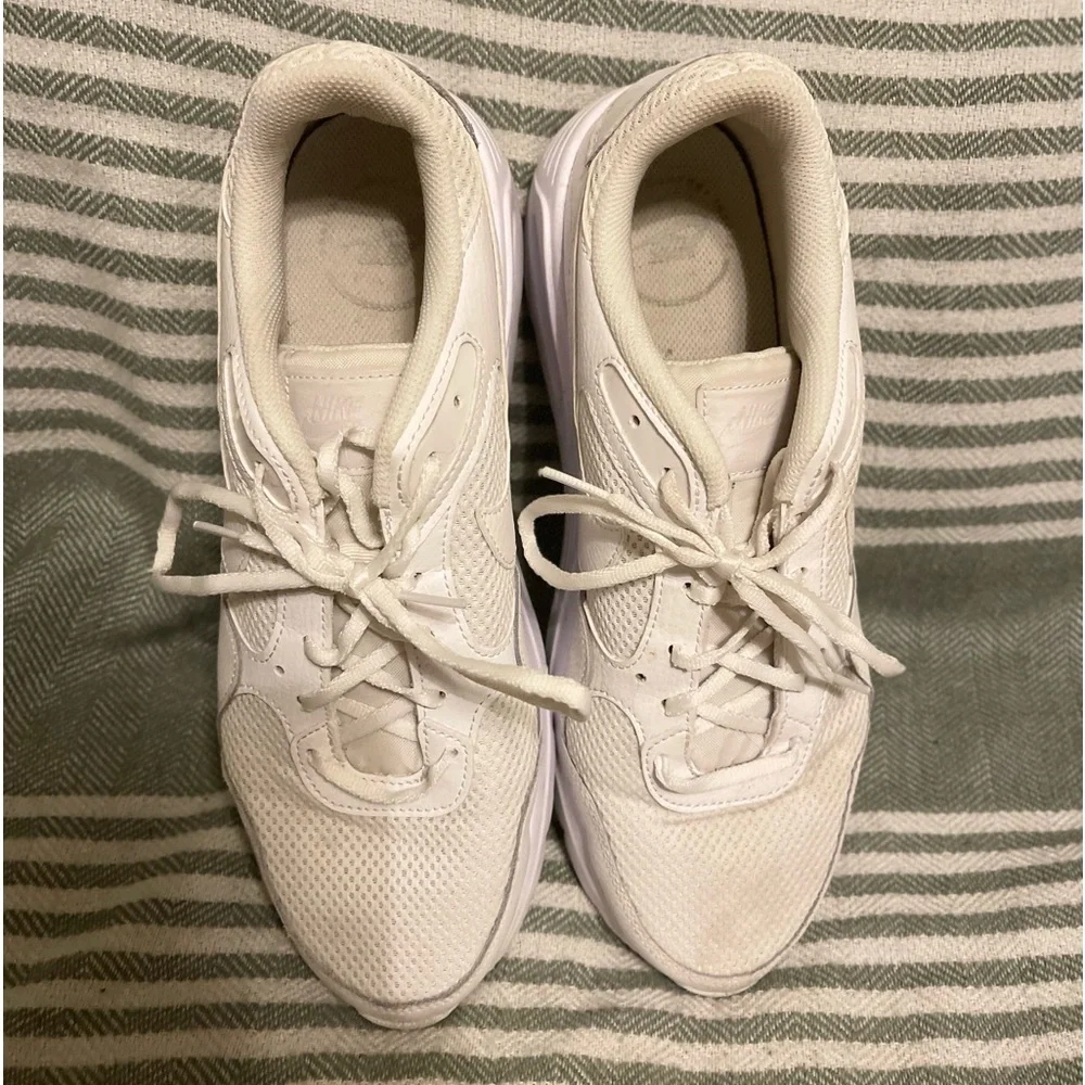 Nike White‎ on White Sneakers Size 11